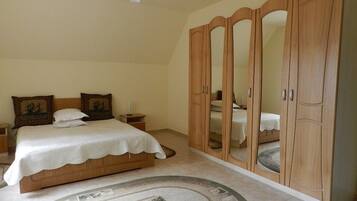 Kamar Double | Minibar, brankas, kedap suara, dan tempat tidur lipat/tambahan