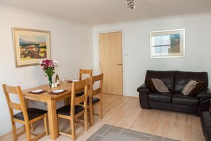 2 Schlafzimmer, Bügeleisen/Bügelbrett, Reisekinderbett, Zustellbetten