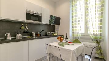 City Studio | In-room dining