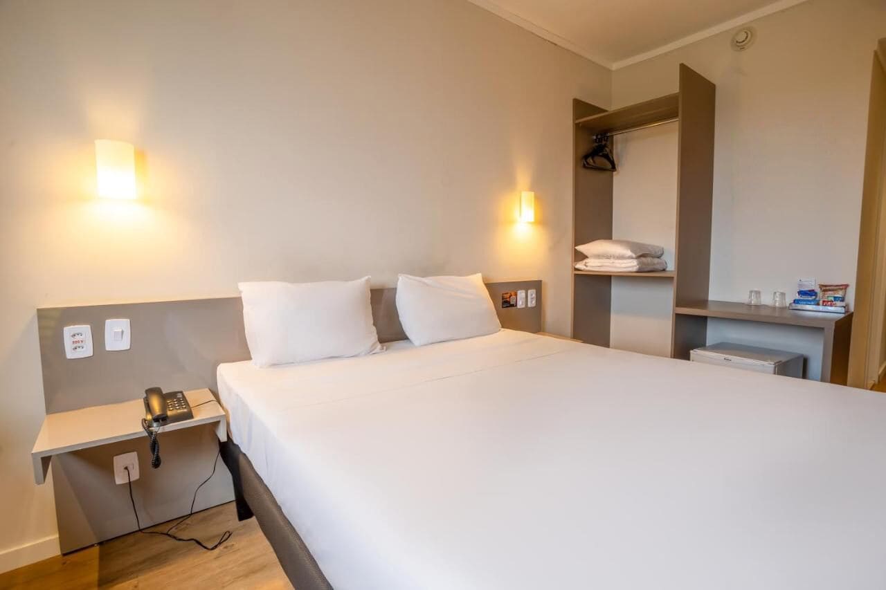 standard double room | 1 bedroom, minibar, laptop workspace, free wifi