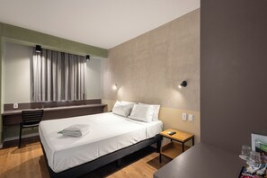 Standard Double Room | Minibar, laptop workspace, free WiFi, bed sheets - Carandá Hplus Express (Campo Grande)