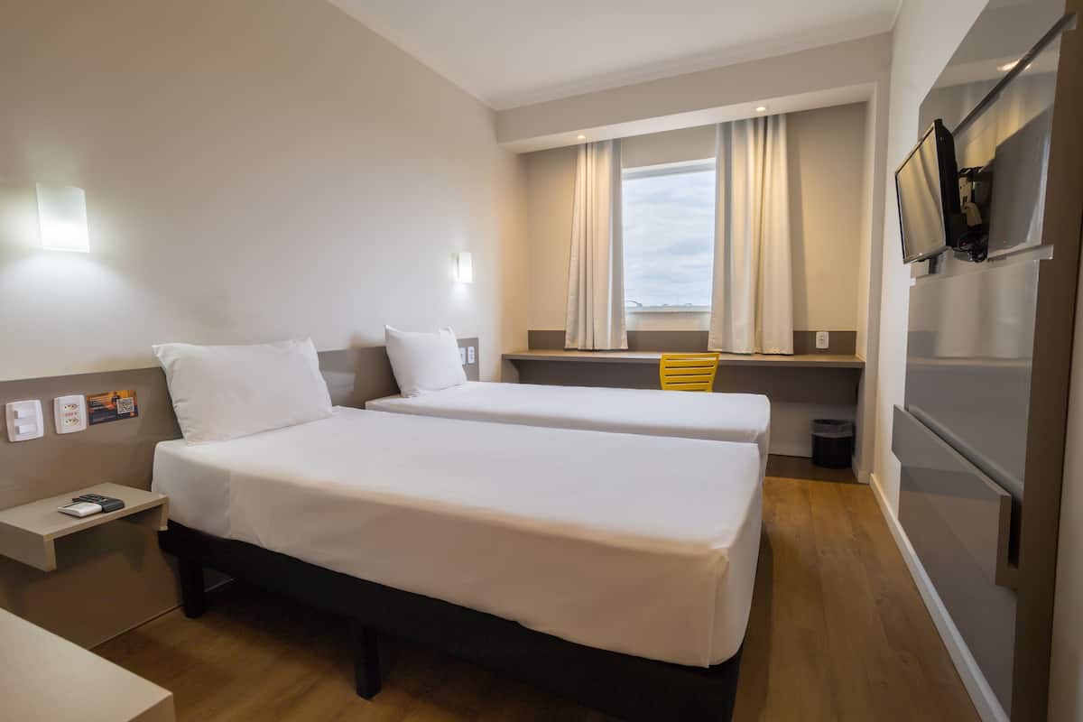 Standard Single Room | Minibar, laptop workspace, free WiFi, bed sheets
