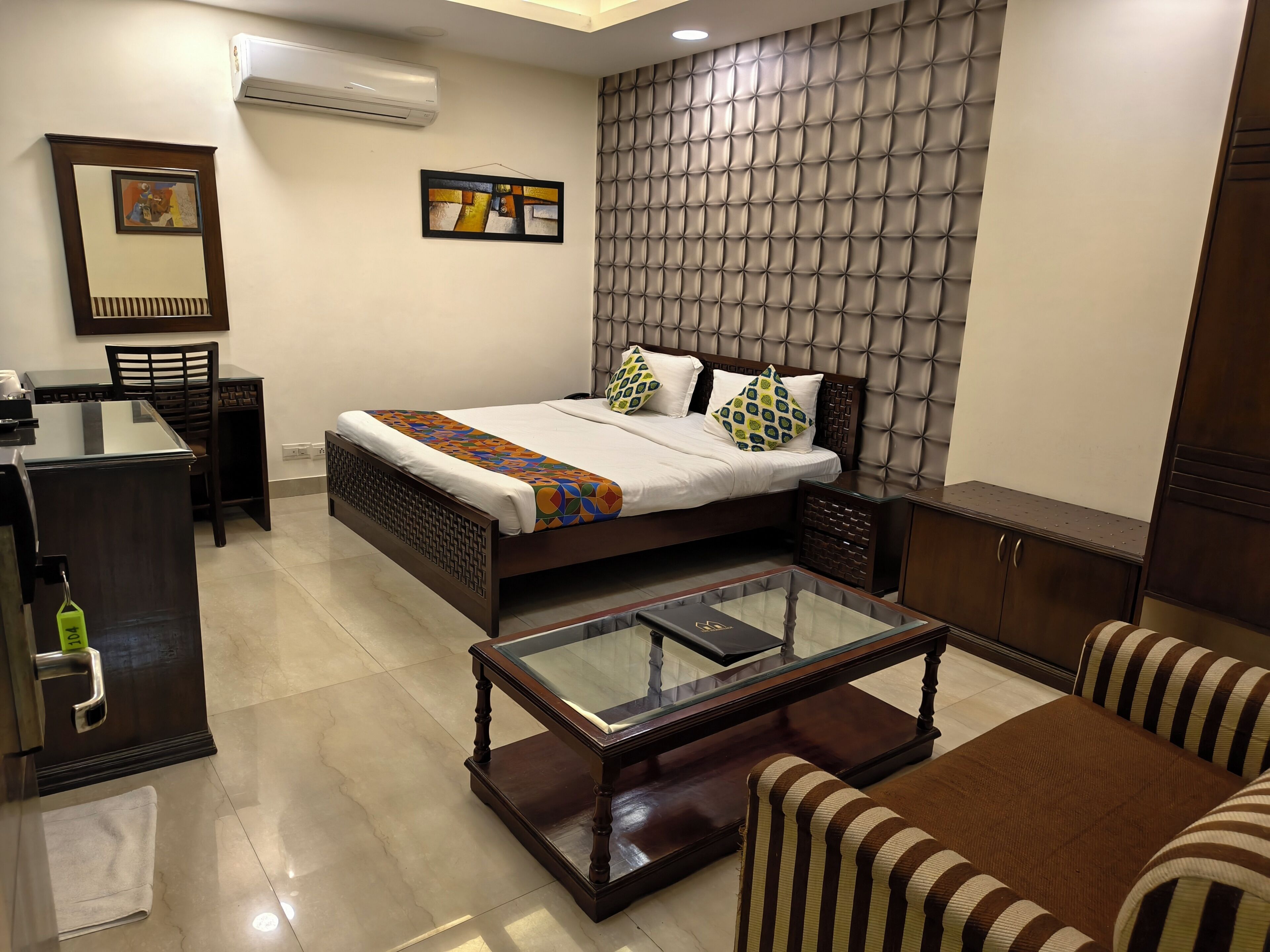 Superior Room, 1 King Bed