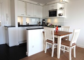Studio, Non Smoking | Private kitchen