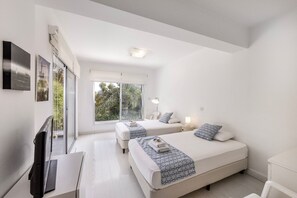 4 Schlafzimmer, Bügeleisen/Bügelbrett, Reisekinderbett, WLAN