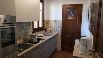 Refrigerador, horno, parrilla de estufa y lavavajillas