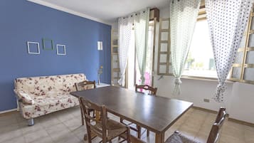 Apartamento, 1 quarto | Opções para refeição no quarto