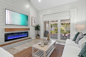 Smart TV, DVD player - Updated Beach Villa! 6-seat GOLF CART, Near Beach, Pool, Tram, Private Patio. (Miramar Beach)