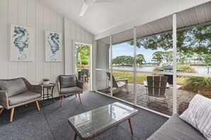 Smart TV, DVD player - Updated Beach Villa! 6-seat GOLF CART, Near Beach, Pool, Tram, Private Patio. (Miramar Beach)