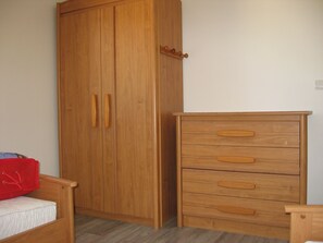 2 bedrooms, iron/ironing board, free WiFi - MATHES la PALMYRE house WOOD (BBC label) (Les Mathes)