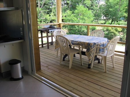 Outdoor dining. MATHES la PALMYRE house WOOD (BBC label)