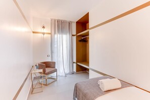 3 chambres, fer et planche à repasser, Wi-Fi gratuit, draps fournis