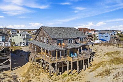 Salt Therapy OBX | Oceanfront | Dog Friendly, Hot Tub | Nags Head