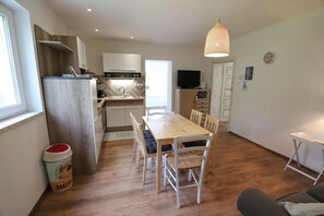 Dining - Adventure Cottage by the Sava River (Bled)