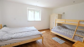 1 sovrum, strykjÀrn/strykbrÀda och internet