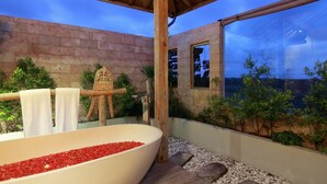 Deep-soaking bathtub - Villa Uma Priyayi (Ungasan)