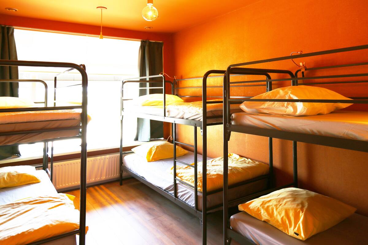 Traditional Shared Dormitory, Men only | Blackout curtains, soundproofing, free WiFi, bed sheets