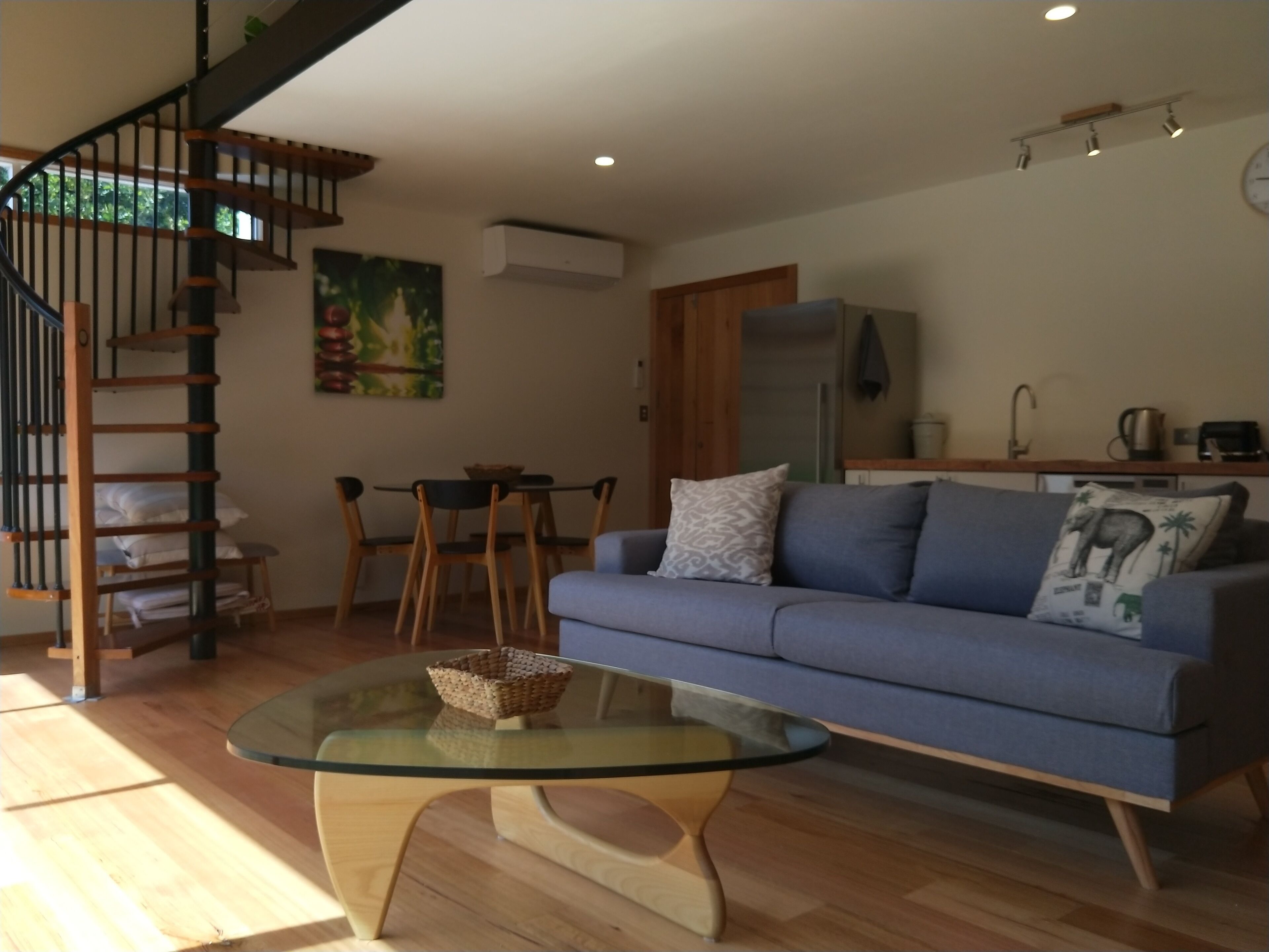 Derwent RiverApartment - Newly Listed! — image 4