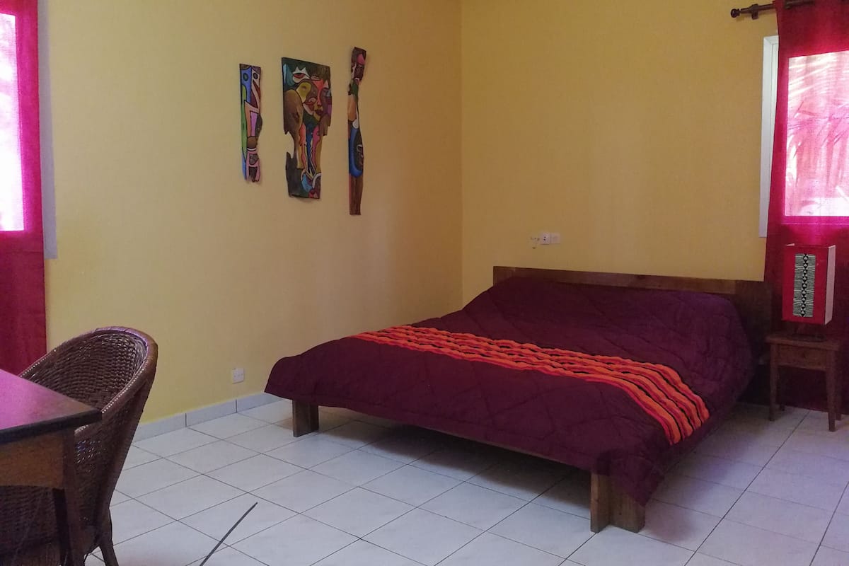 Classic Bungalow, Accessible, Garden View