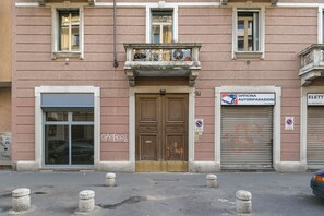Property entrance - notaMi - NotaMi Red Studio (Milan)