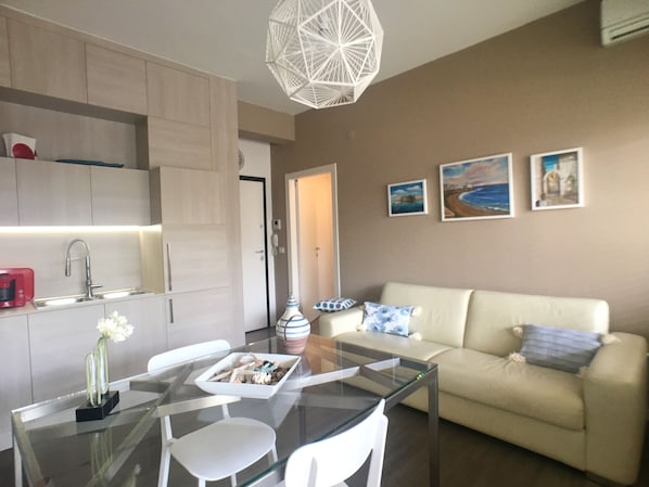 Appartamento, 1 camera da letto | Pasti in camera