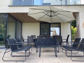 Outdoor dining - Oasis of tranquility in the middle of the fruit orchards (Budingen)