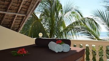 Biệt thự, sát bãi biển | Hiên