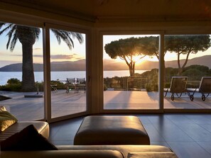 Interior - Exclusive villa with pool 200sqm, park 5,000 sqm, beach 2 min walking (Capoliveri)