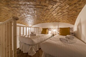 1 bedroom, iron/ironing board, WiFi, bed sheets - Testaccio Cozy Apartment with Terrace (Roma)