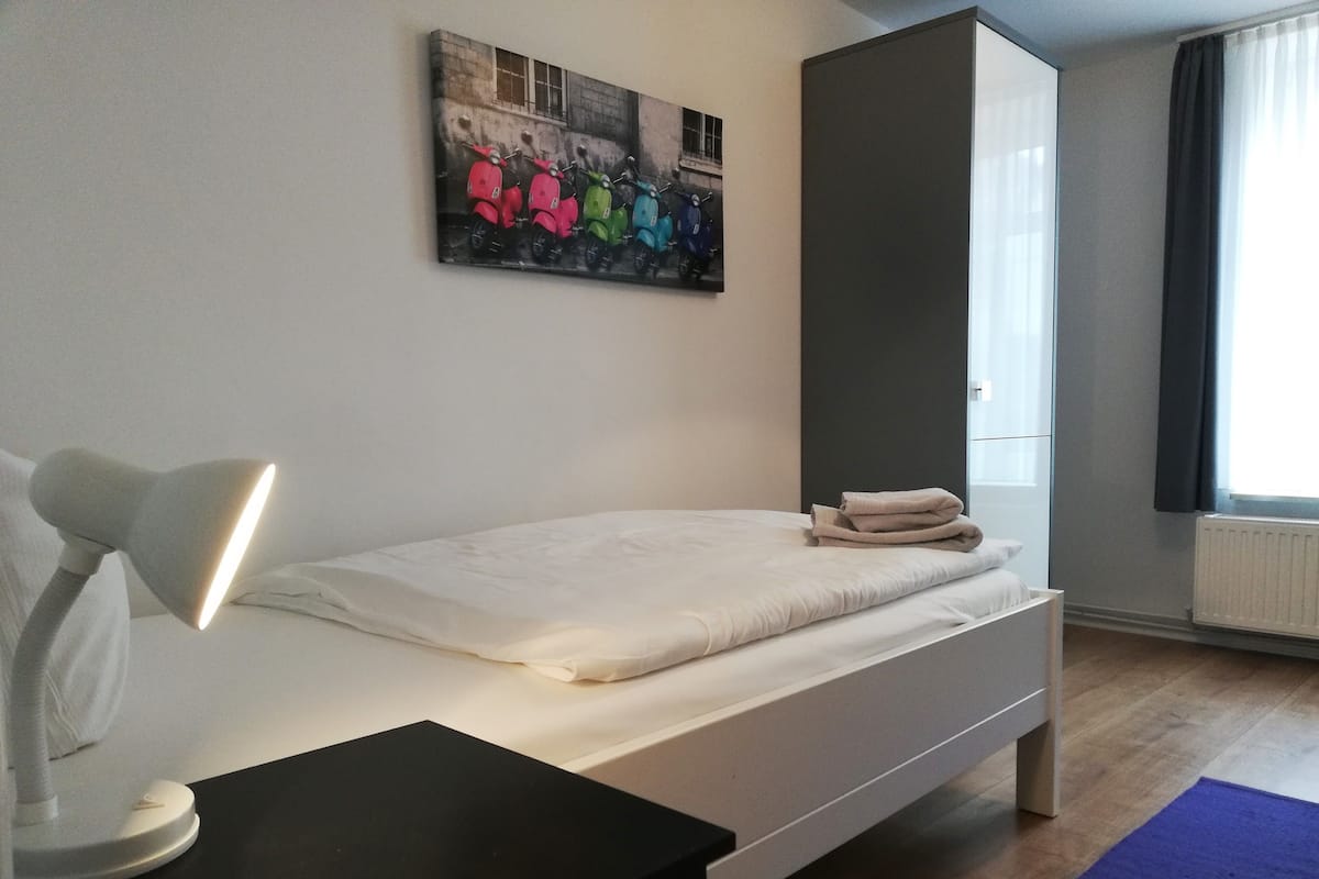 1 bedroom, hypo-allergenic bedding available, desk, blackout drapes