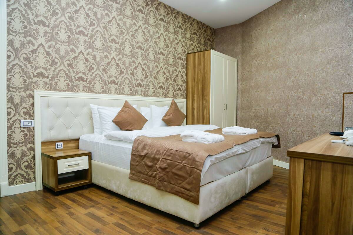 Premium bedding, minibar, in-room safe, desk