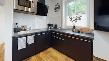 Exclusive Double or Twin Room | Private kitchen | Fridge, microwave, stovetop, dishwasher