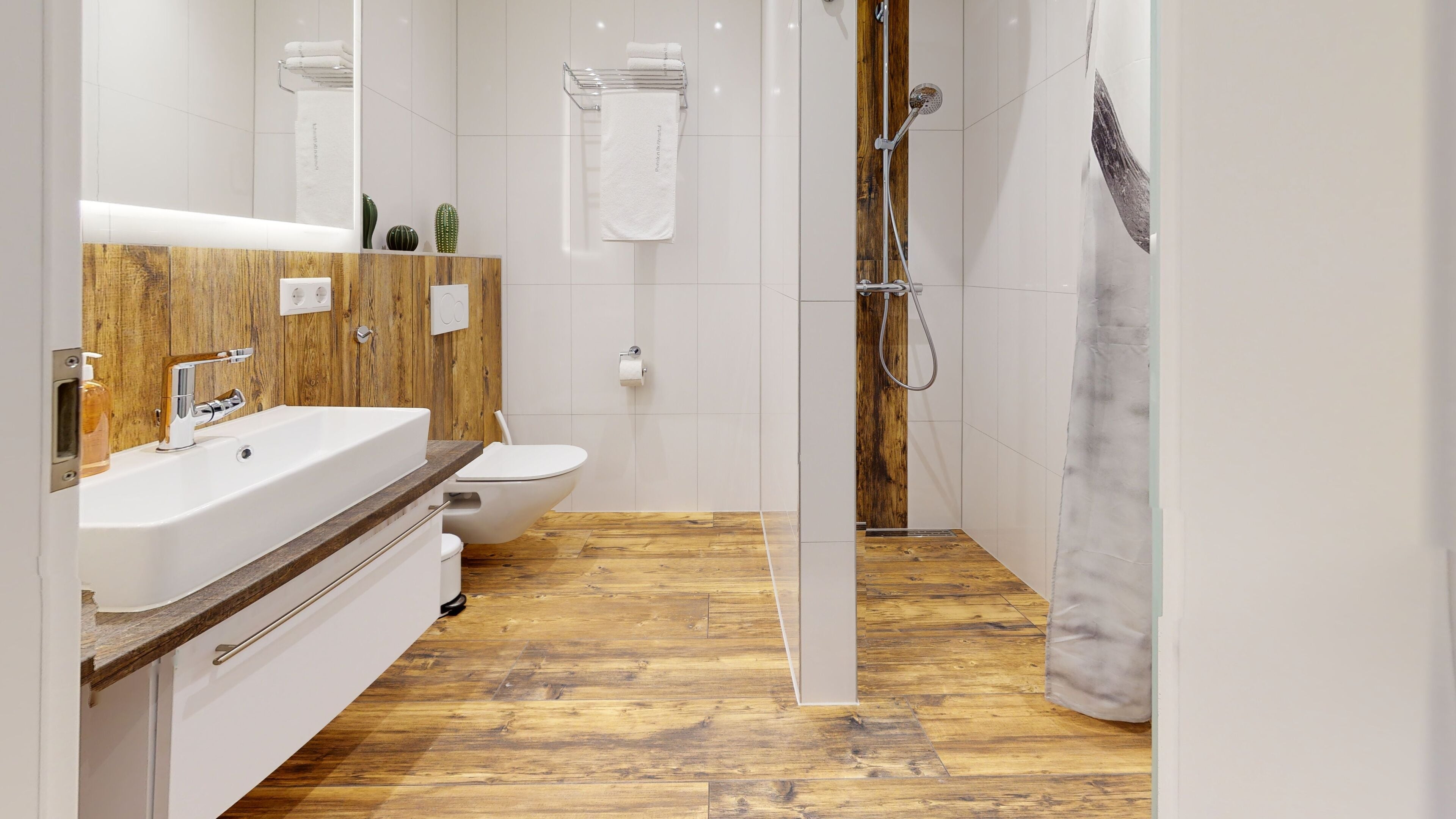 Exclusive Double or Twin Room | Bathroom | Shower, rainfall showerhead, hair dryer, bidet