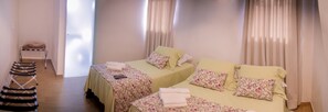 三人房 | 免费 WiFi、床单