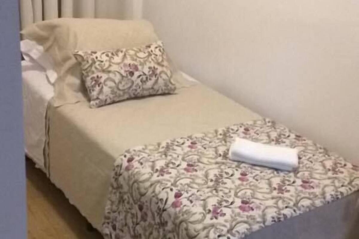 واي فاي مجانًا وملاءات أسرّة