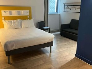 Standard Room, 1 Double Bed, Accessible | Blackout drapes, soundproofing, travel crib, free WiFi