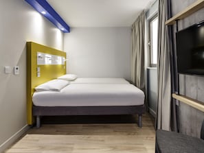 遮光窗帘、隔音、旅行婴儿床、免费 WiFi