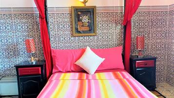 City Townhome, Multiple Beds, Smoking