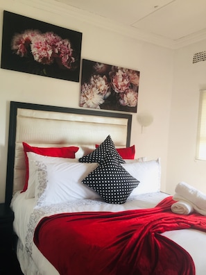 Double Room | Individually decorated, individually furnished, desk, blackout drapes