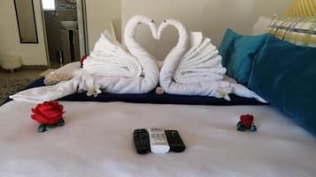 Double Room | Individually decorated, individually furnished, desk, blackout drapes