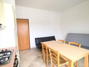 Huoneisto, 1 makuuhuone | Ruokailu omassa huoneessa