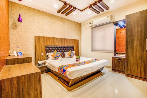 FabHotel Mayuri Residency