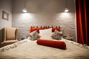 Deluxe Double Room | In-room safe, blackout drapes, soundproofing, iron/ironing board - Sweet House Boutique Hotel (Baku)