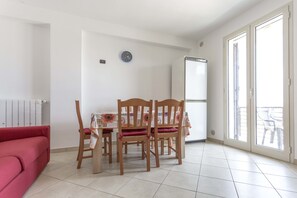 Apartment, 1 Bedroom | In-room dining - Bilocale Orchidea in Residence (Gallipoli)