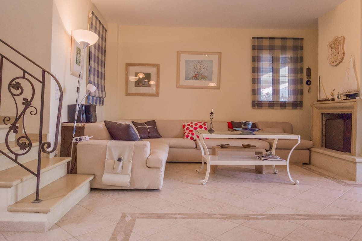 Deluxe villa, 3 slaapkamers, uitzicht op strand (Angelina) | Zitruimte lobby