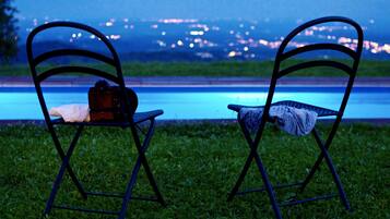 Kolam renang outdoor
