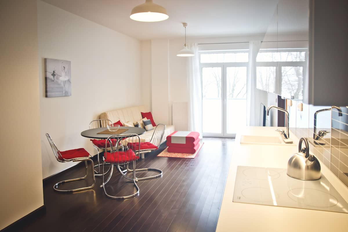 Appartement, 1 slaapkamer, balkon | Dineren in de kamer