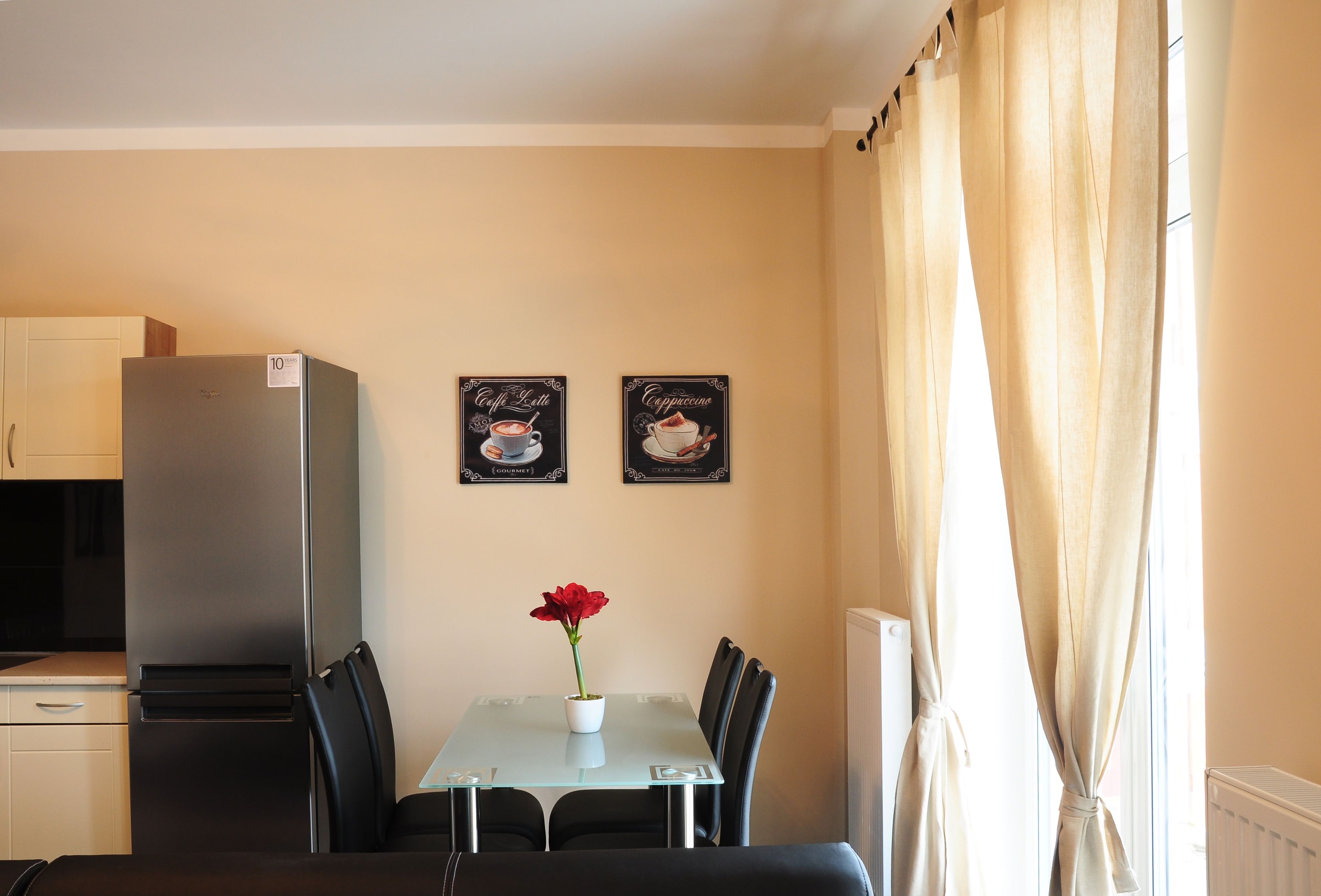 Makan di kamar