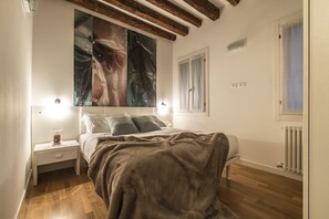 1 bedroom, iron/ironing board, bed sheets - Arsenale Design Apartment R&R (Venecia)
