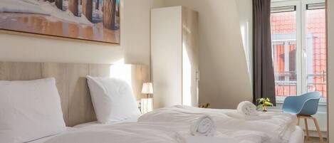 2 bedrooms, internet